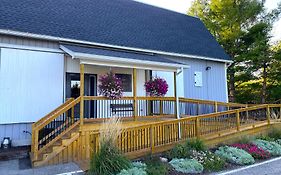 Lake Ontario Motel & Inn